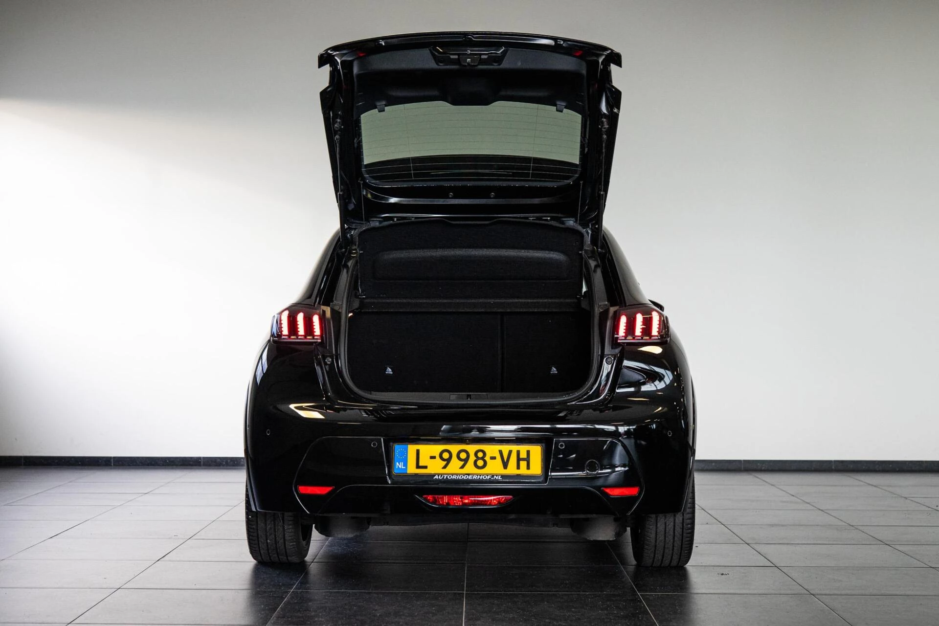 Hoofdafbeelding Peugeot e-208