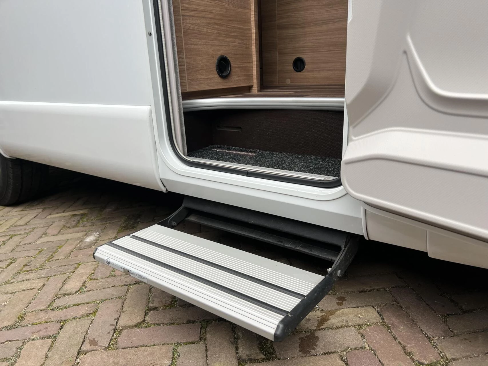 Hoofdafbeelding Weinsberg R57
