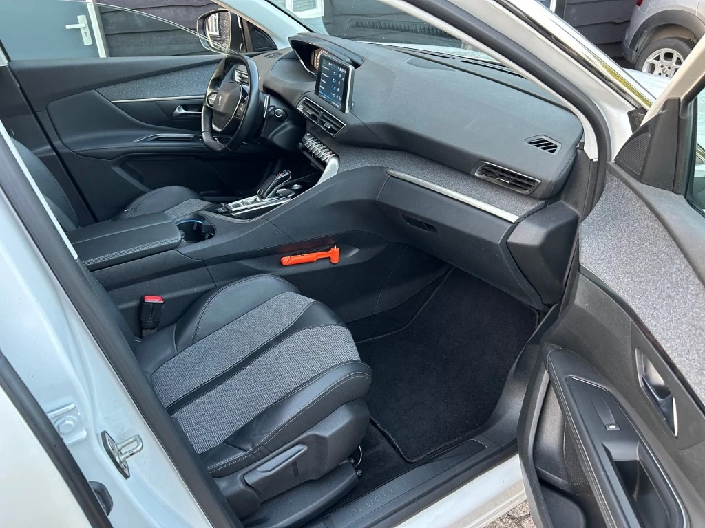 Hoofdafbeelding Peugeot 5008