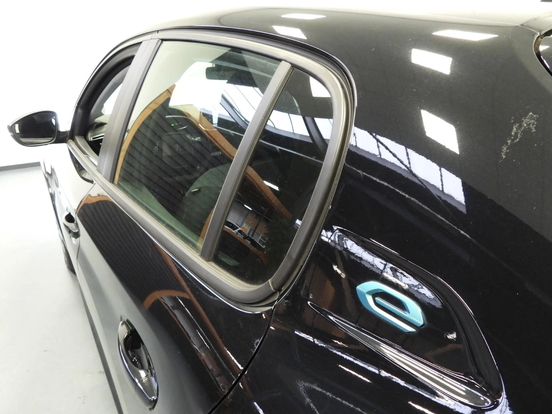 Hoofdafbeelding Peugeot e-208