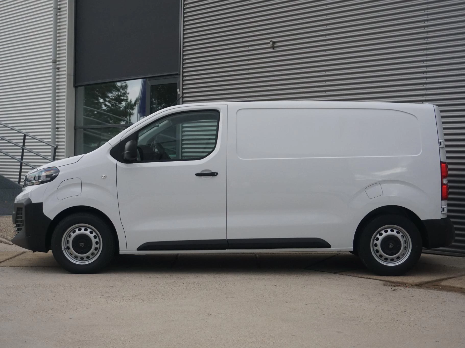 Hoofdafbeelding Peugeot e-Expert