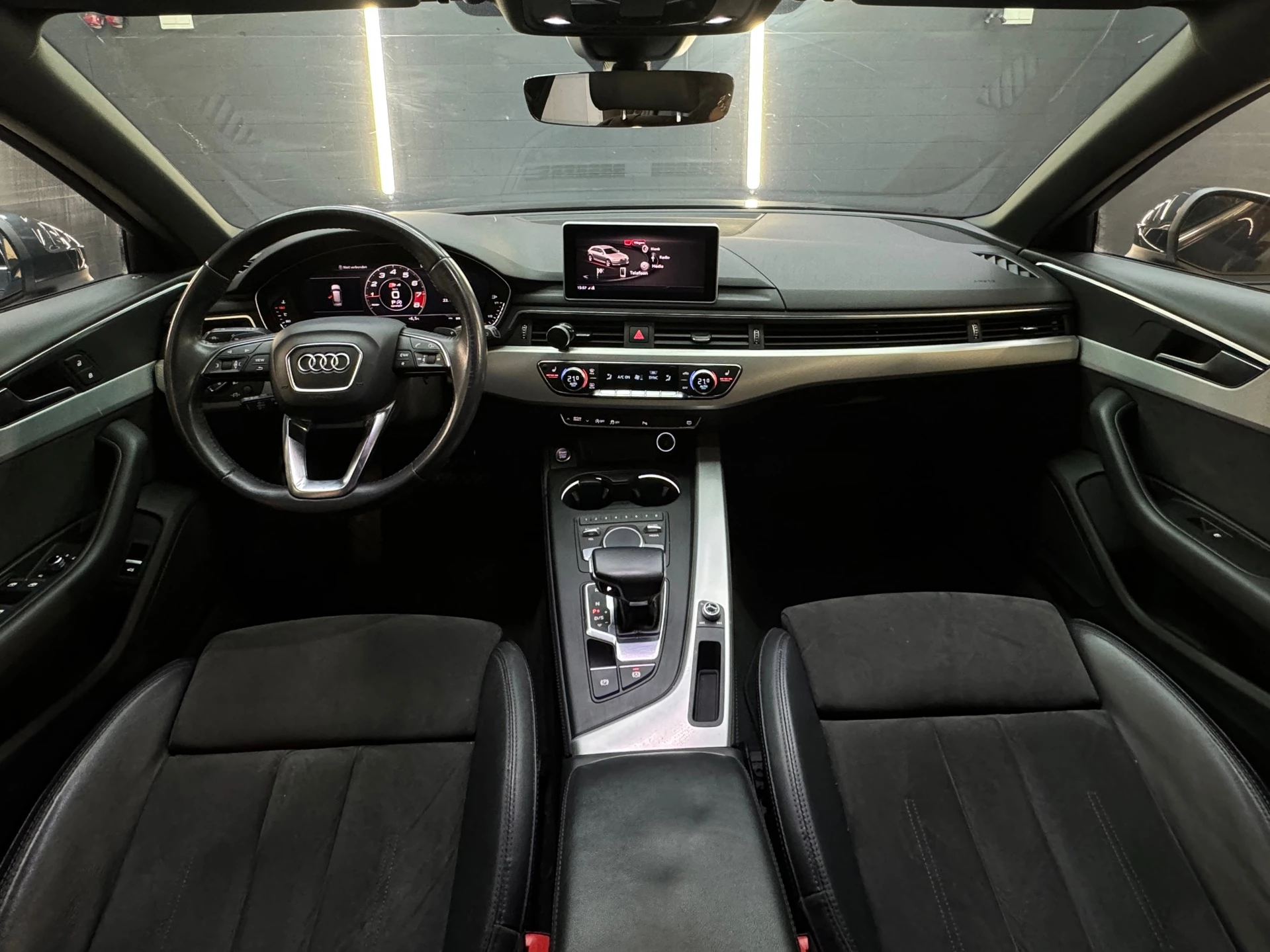 Hoofdafbeelding Audi A4