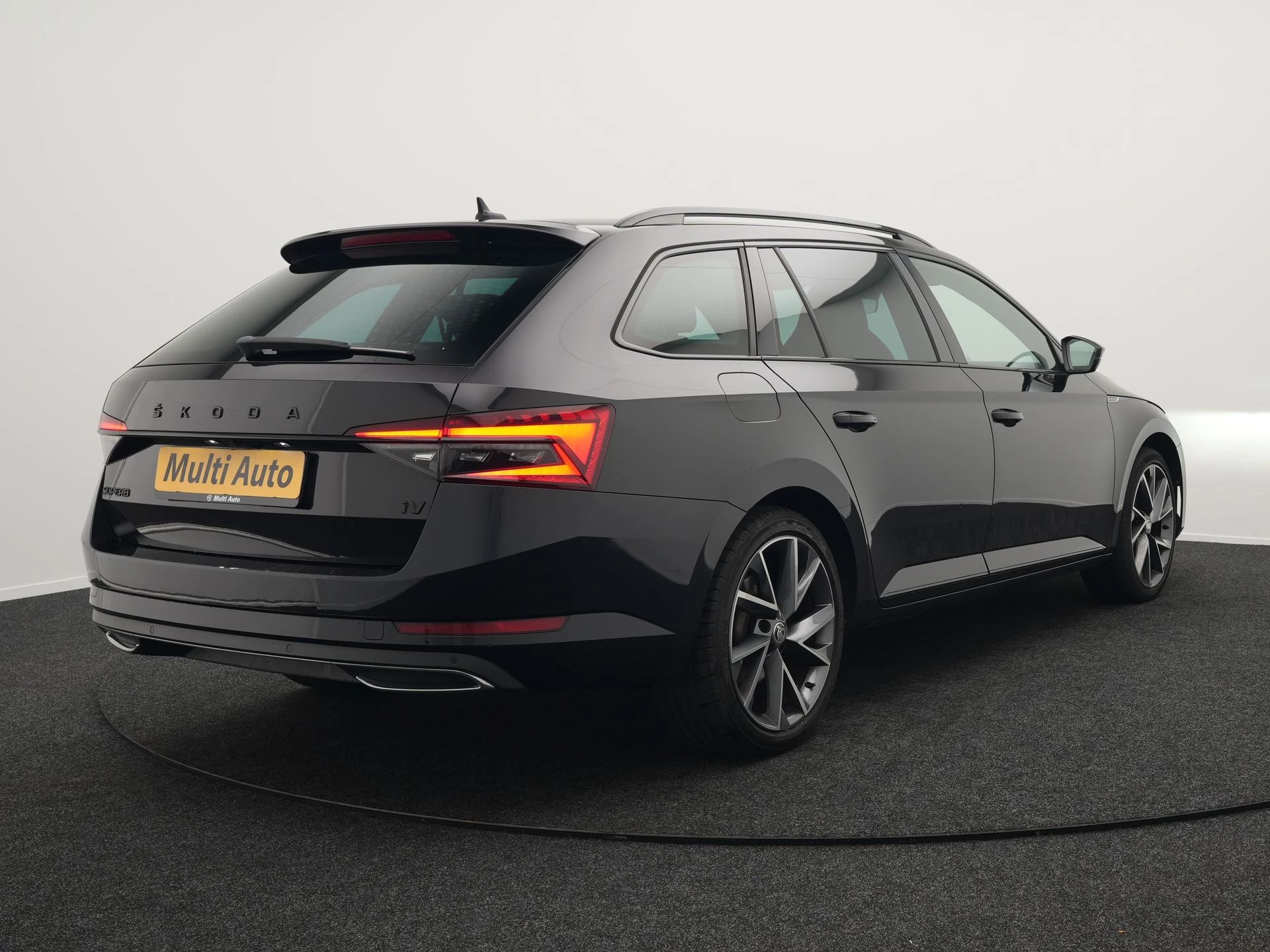 Hoofdafbeelding Škoda Superb