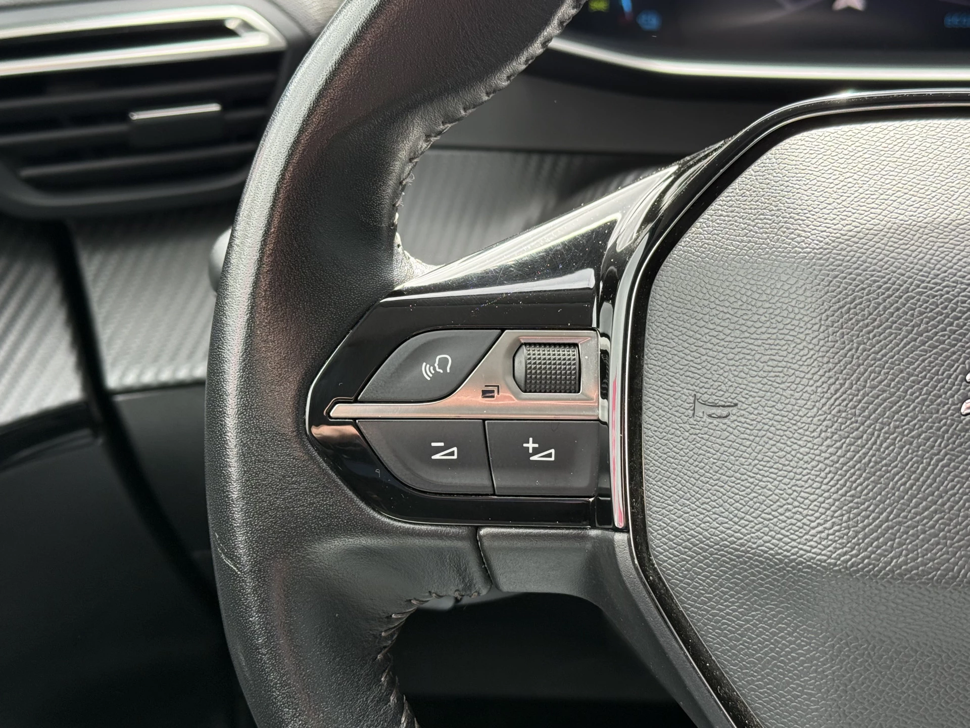 Hoofdafbeelding Peugeot e-2008