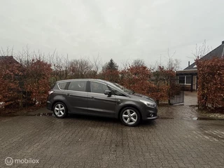 Hoofdafbeelding Ford S-Max Ford S-Max 1.5 Titanium Led / Panoramadak / Navigatie 2e eigenaar