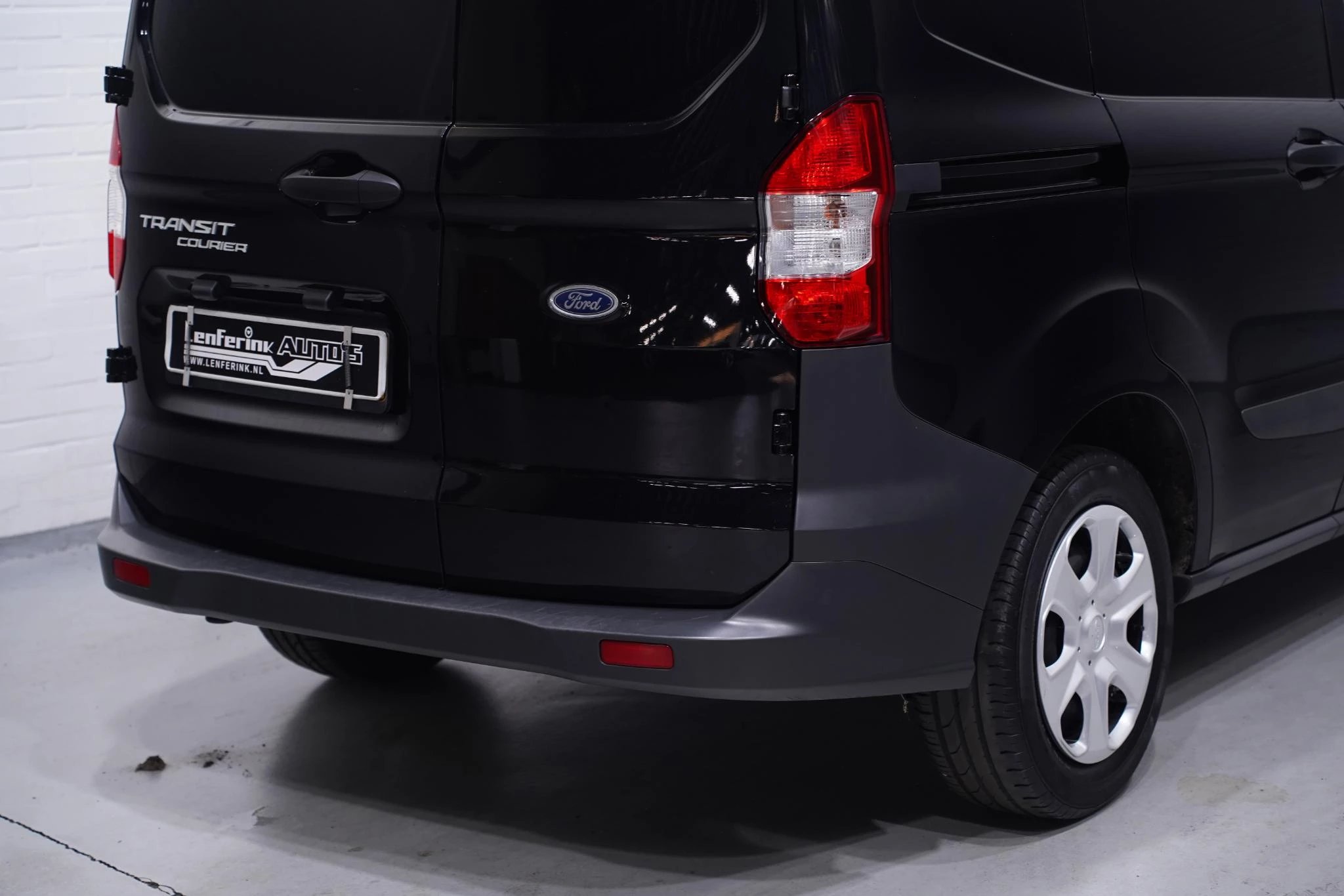 Hoofdafbeelding Ford Transit Courier