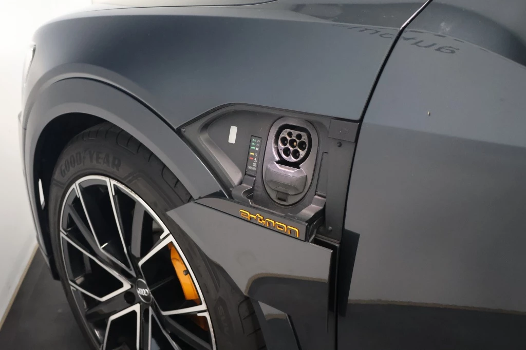 Hoofdafbeelding Audi e-tron