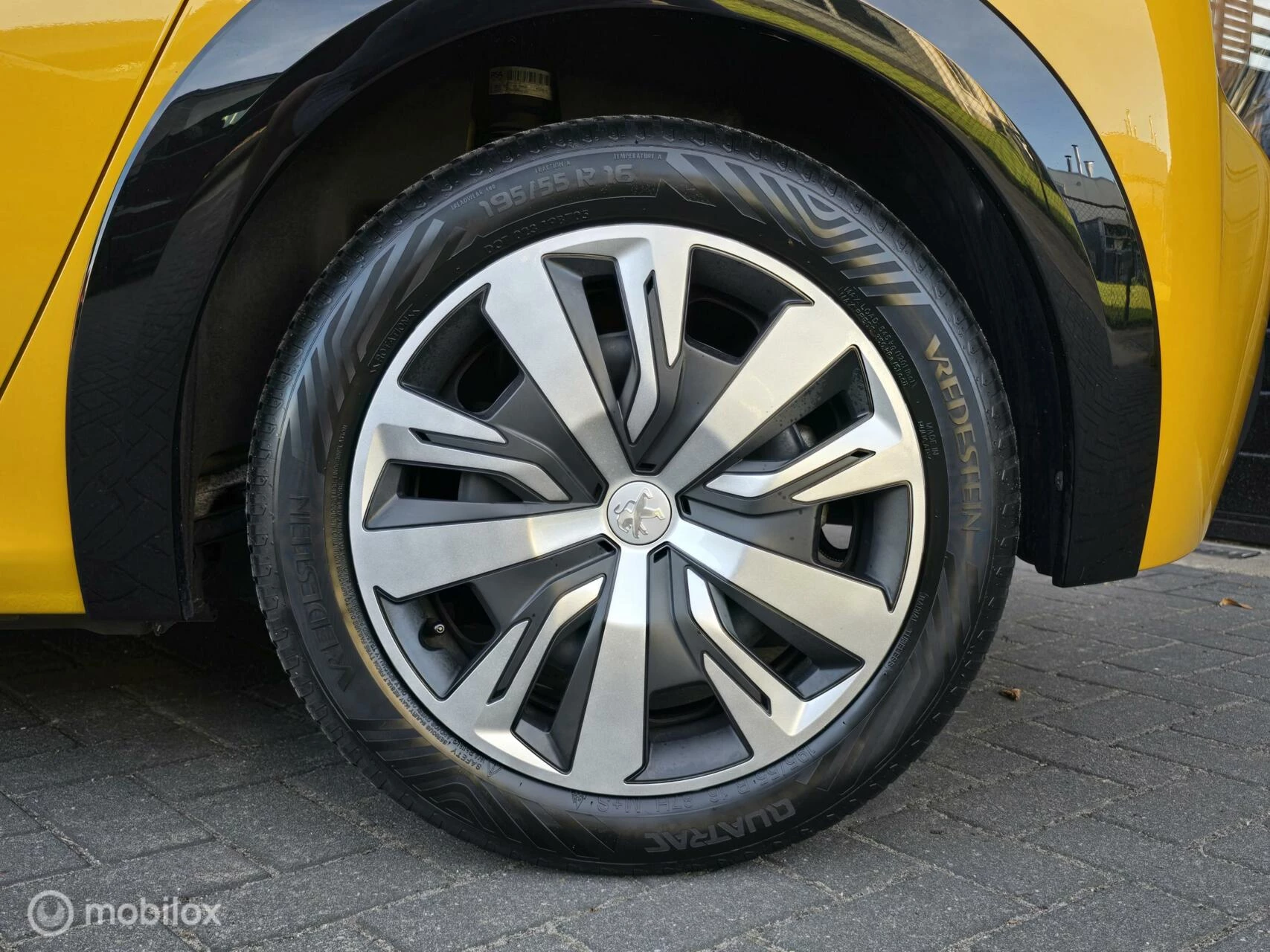 Hoofdafbeelding Peugeot e-208