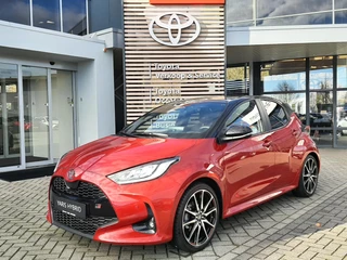 Toyota Yaris 1.5 Hybrid 130 GR Sport PANODAK BLIND-SPOT PARK-SENSOREN JBL-AUDIO STOEL/STUURVERW AD-CRUISE APPLE/ANDROID DAB+
