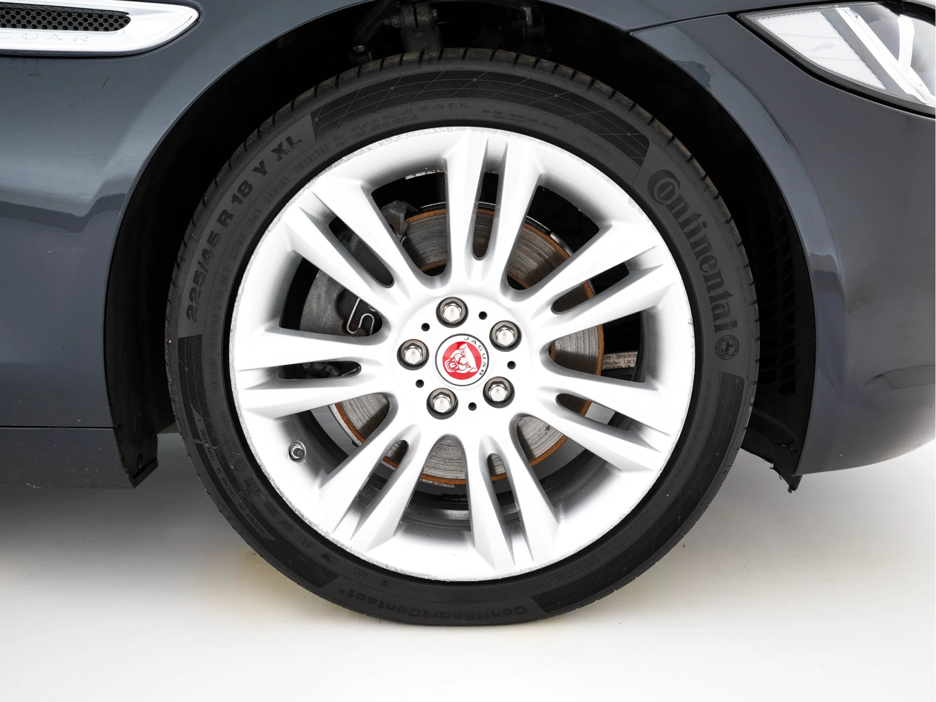 Hoofdafbeelding Jaguar XE