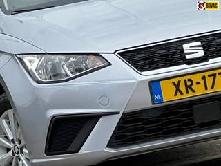 Hoofdafbeelding SEAT Ibiza Seat Ibiza 1.0 TSI Style Bsns Intense Automaat - Urban Silver - Panorama/Carplay/Camera