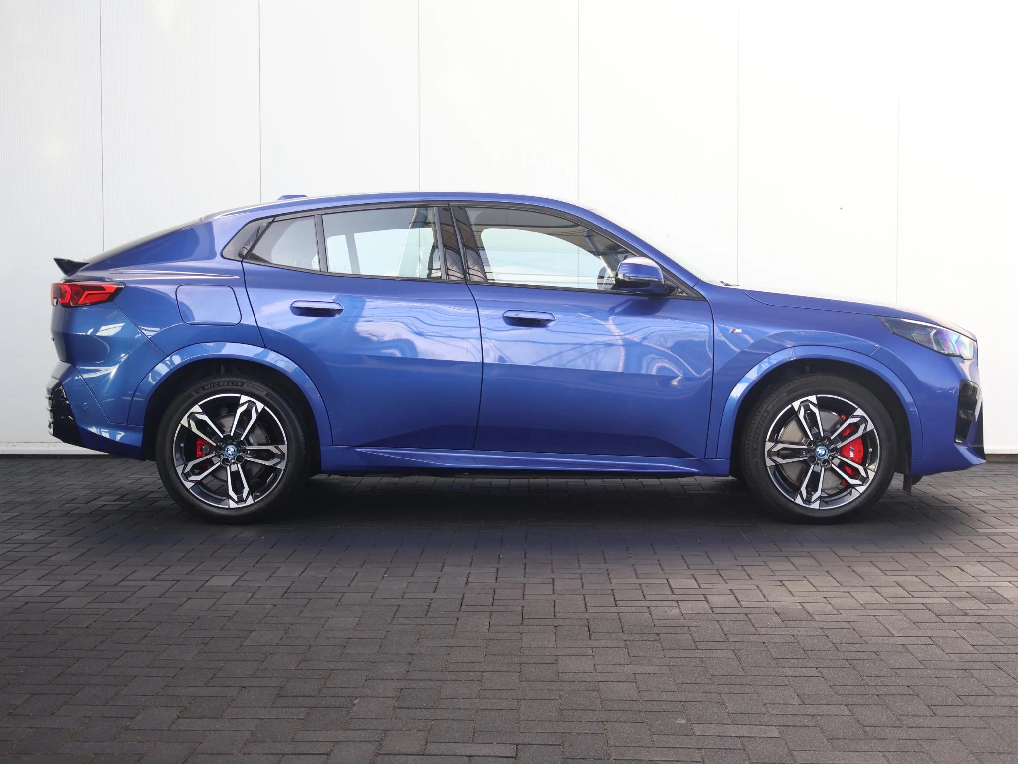 Hoofdafbeelding BMW iX2