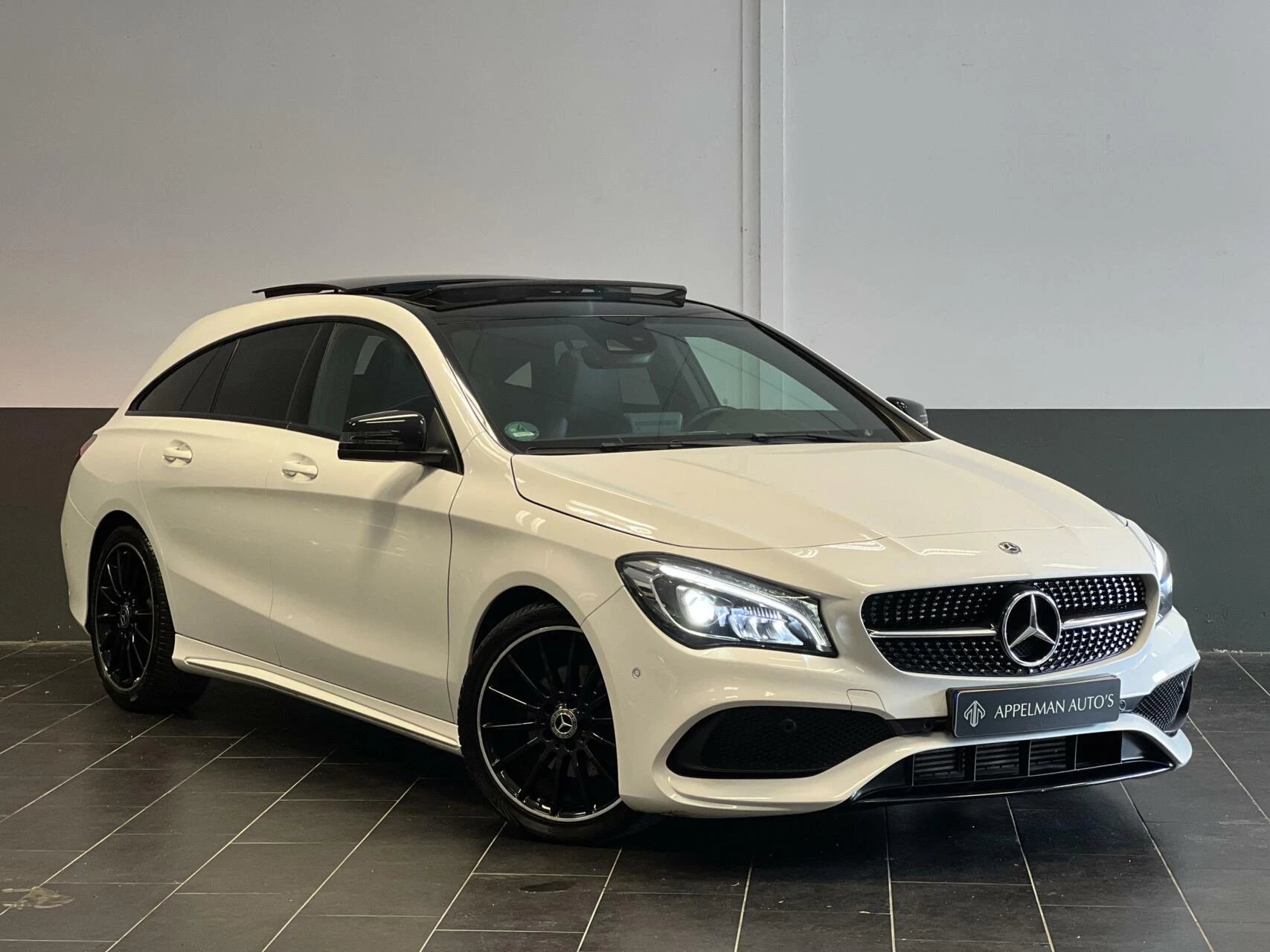 Hoofdafbeelding Mercedes-Benz CLA