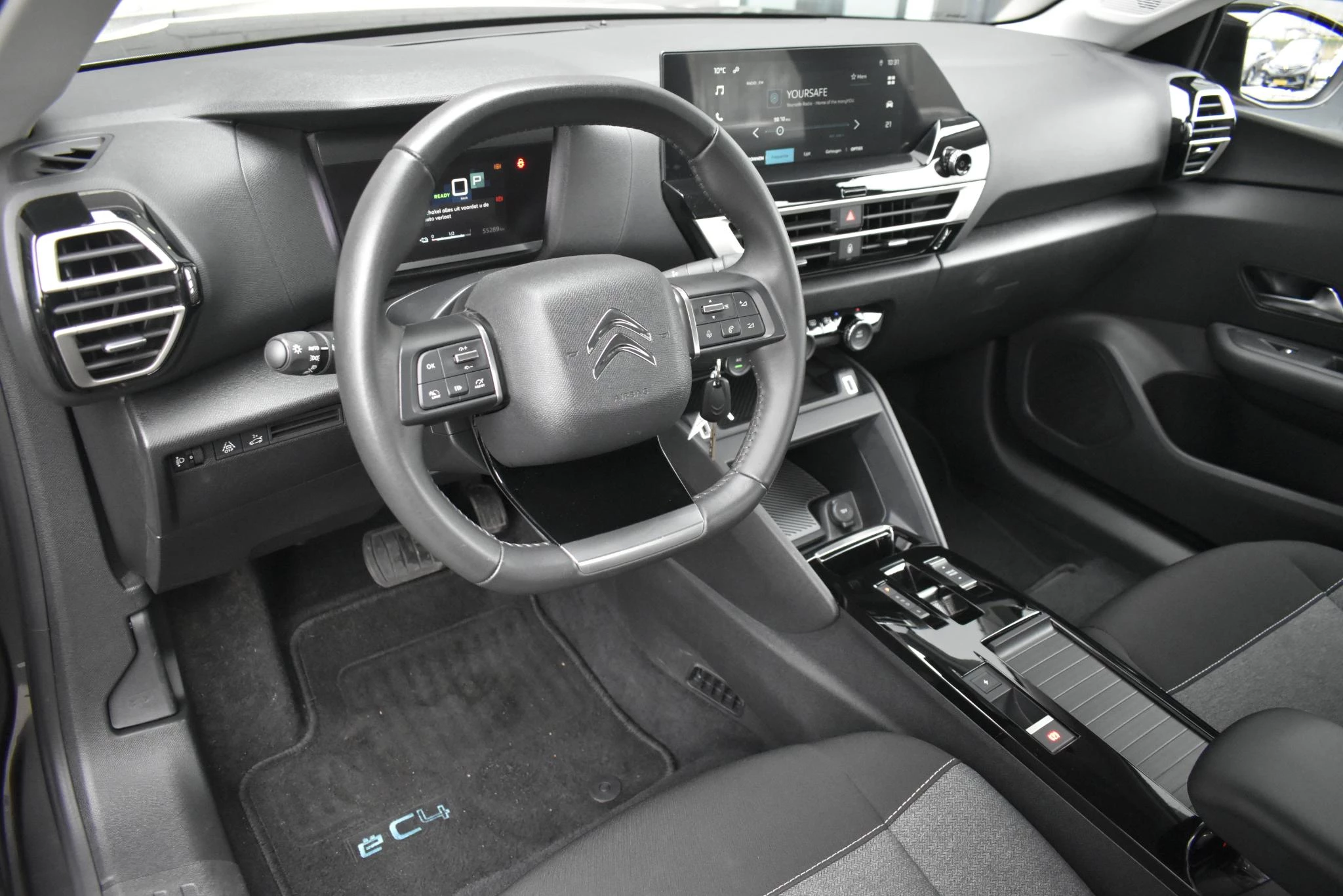 Hoofdafbeelding Citroën ë-C4 X