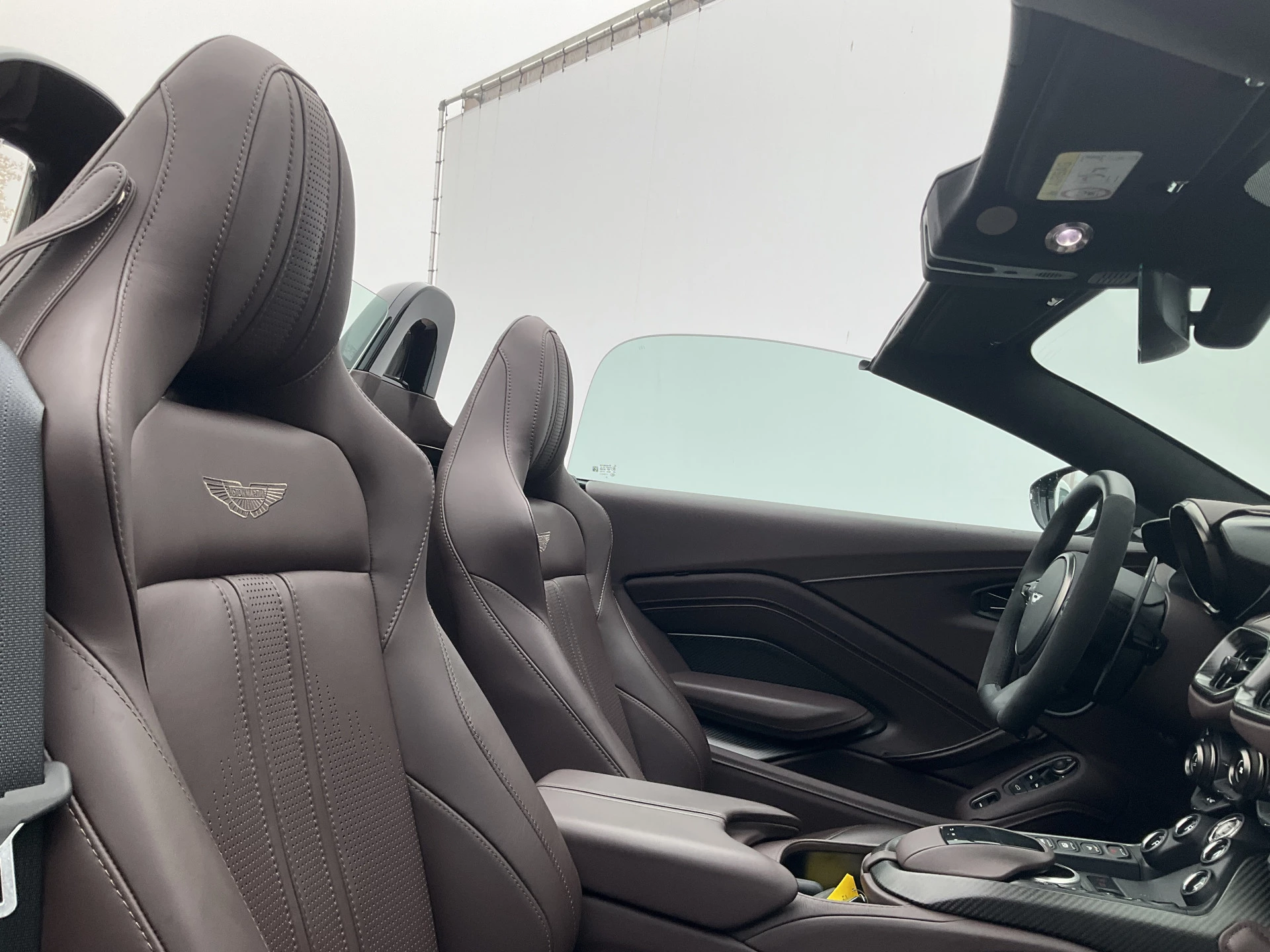 Hoofdafbeelding Aston Martin V8 Vantage