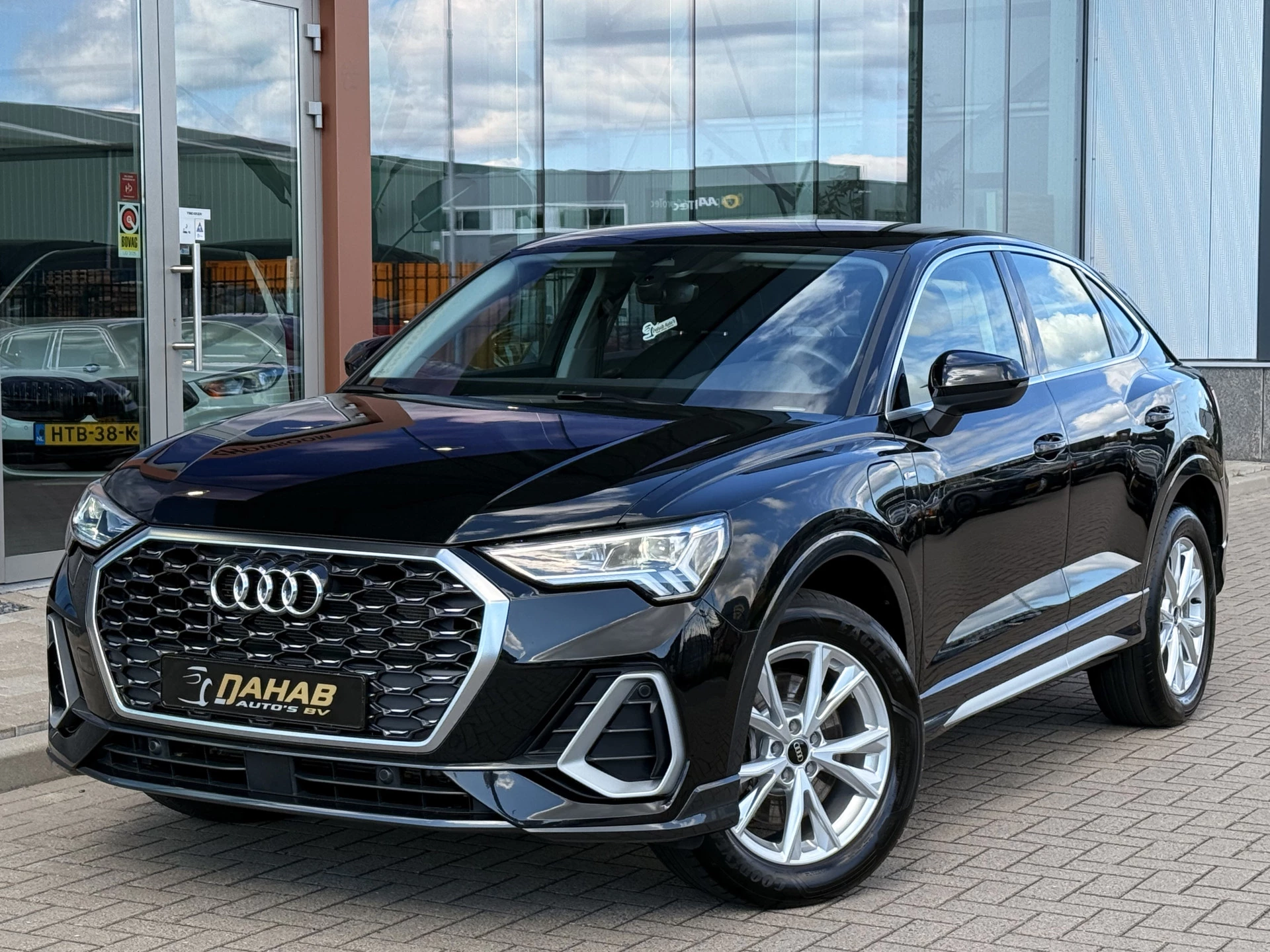 Hoofdafbeelding Audi Q3