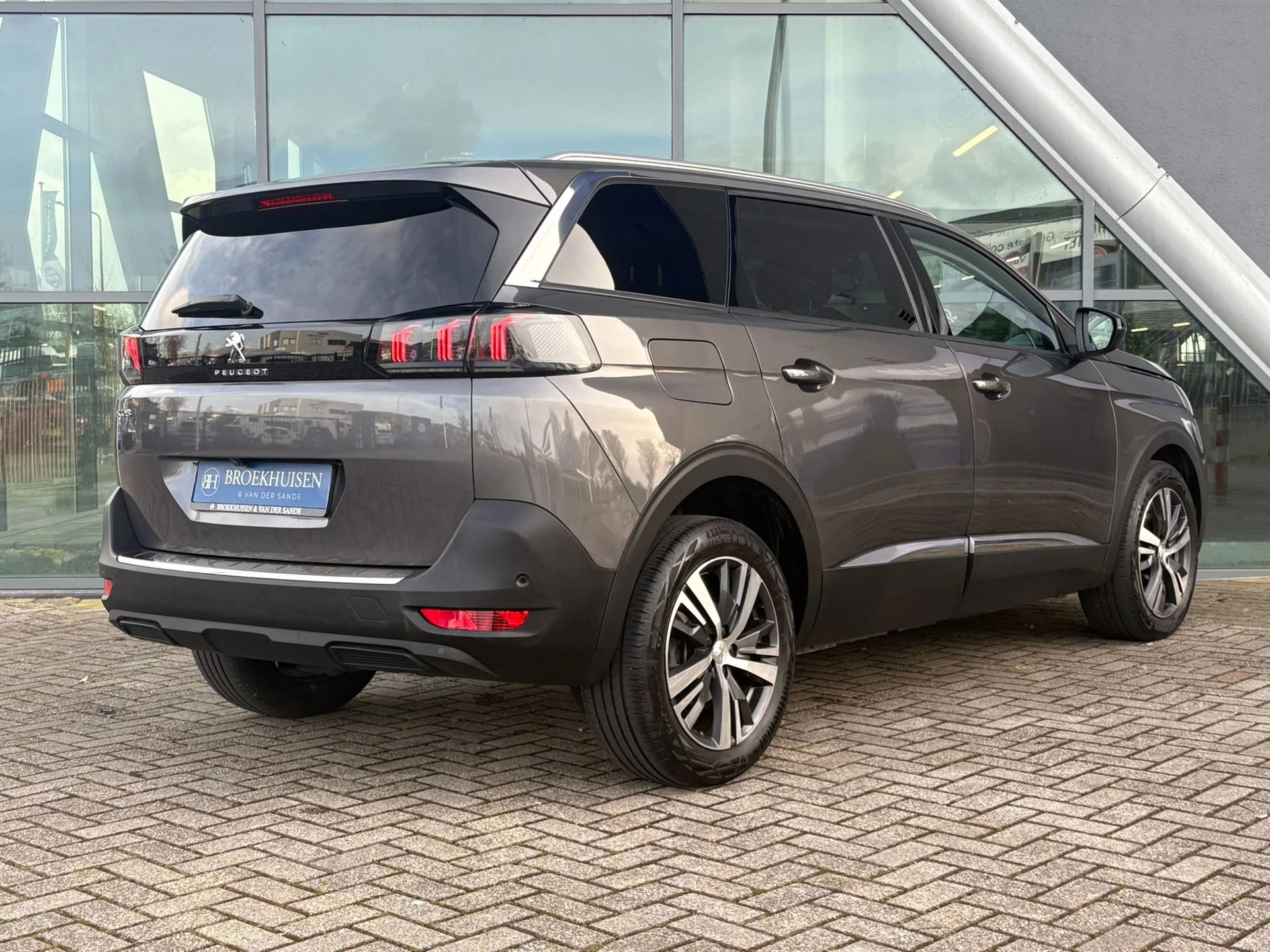 Hoofdafbeelding Peugeot 5008