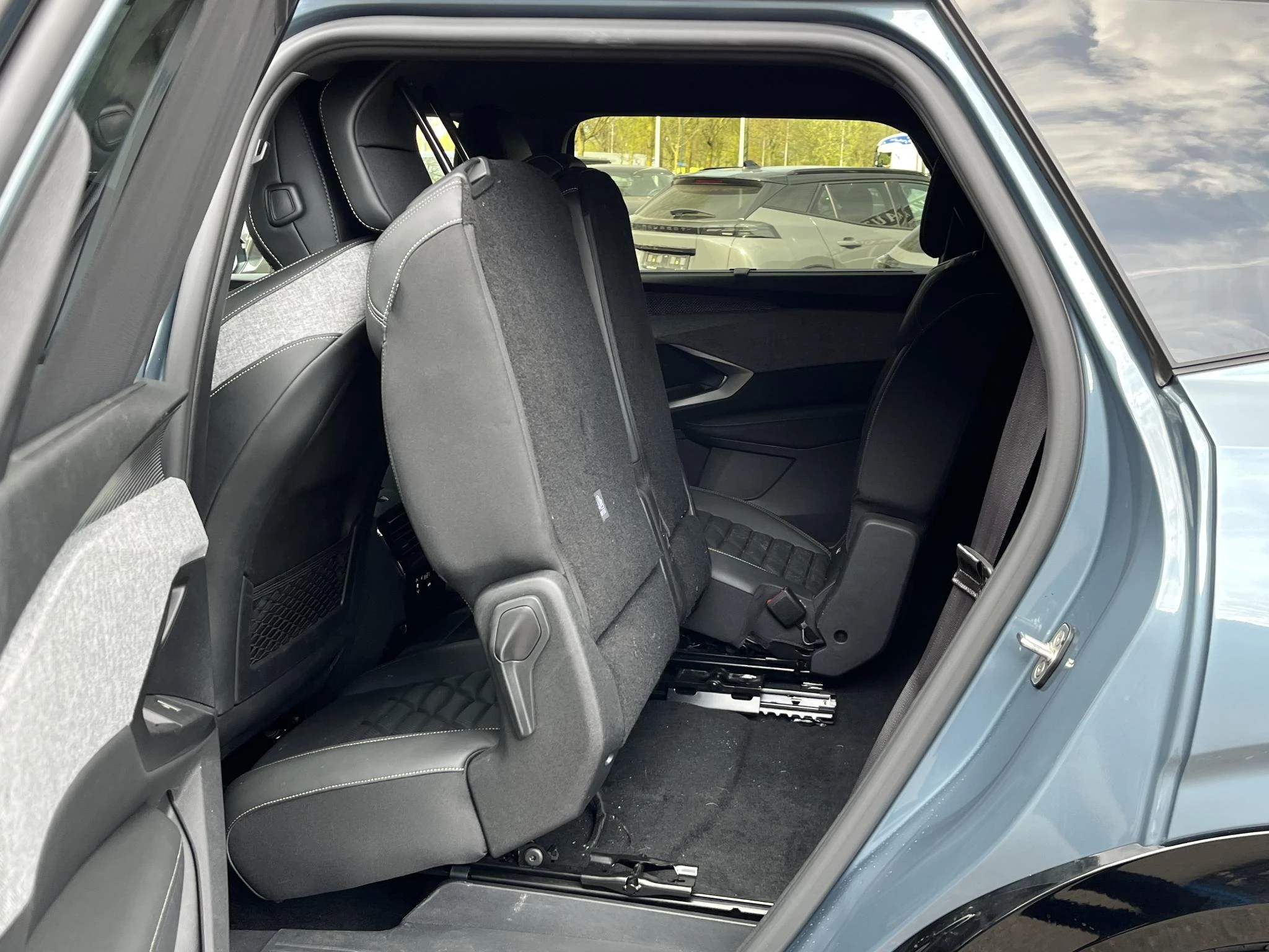 Hoofdafbeelding Peugeot e-5008