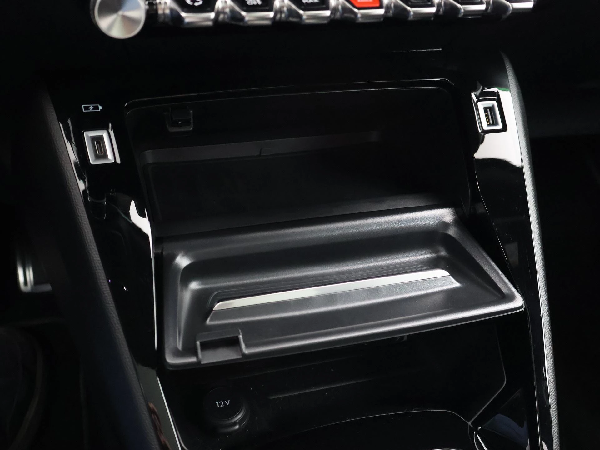 Hoofdafbeelding Peugeot e-2008