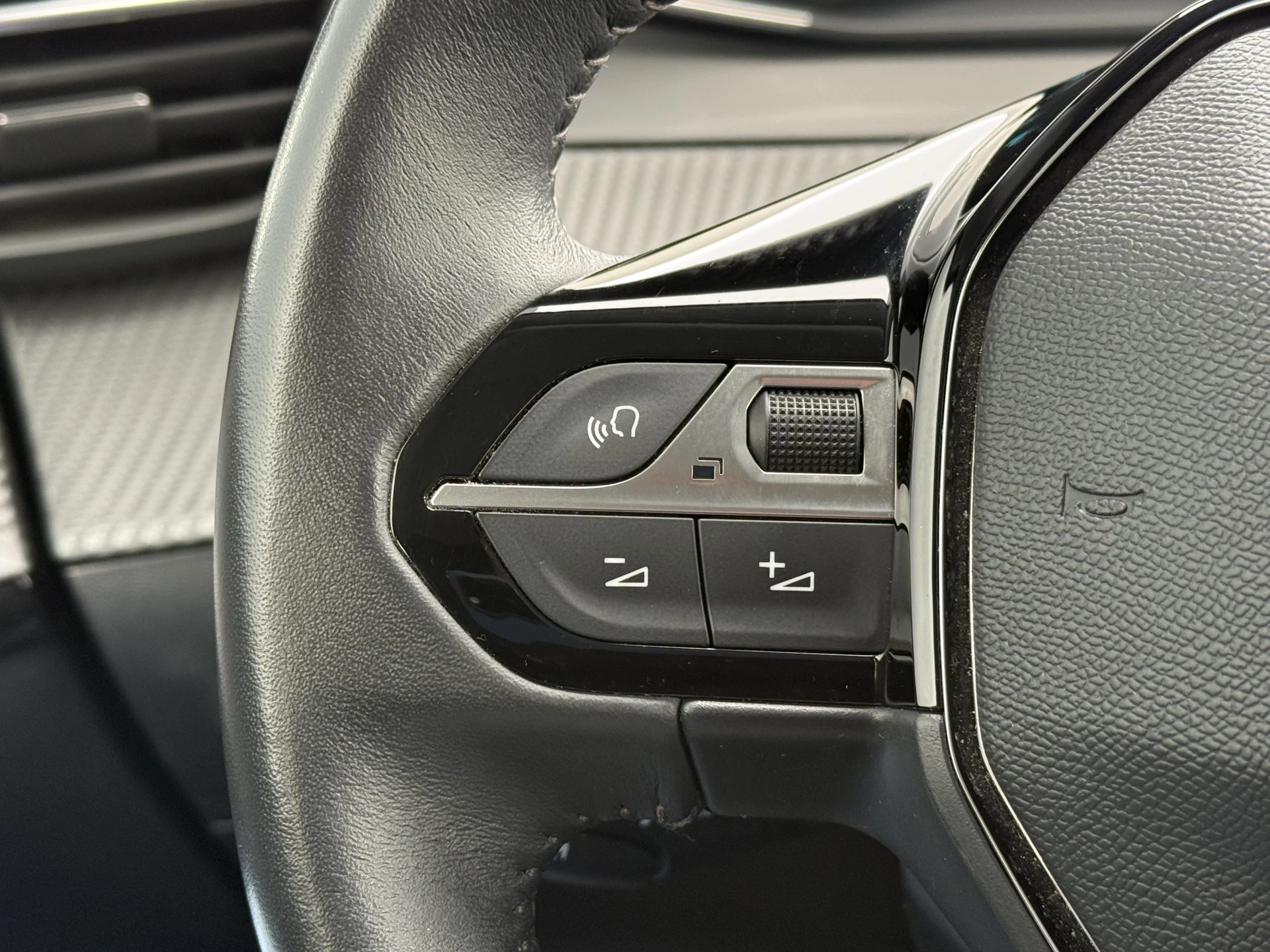 Hoofdafbeelding Peugeot e-208