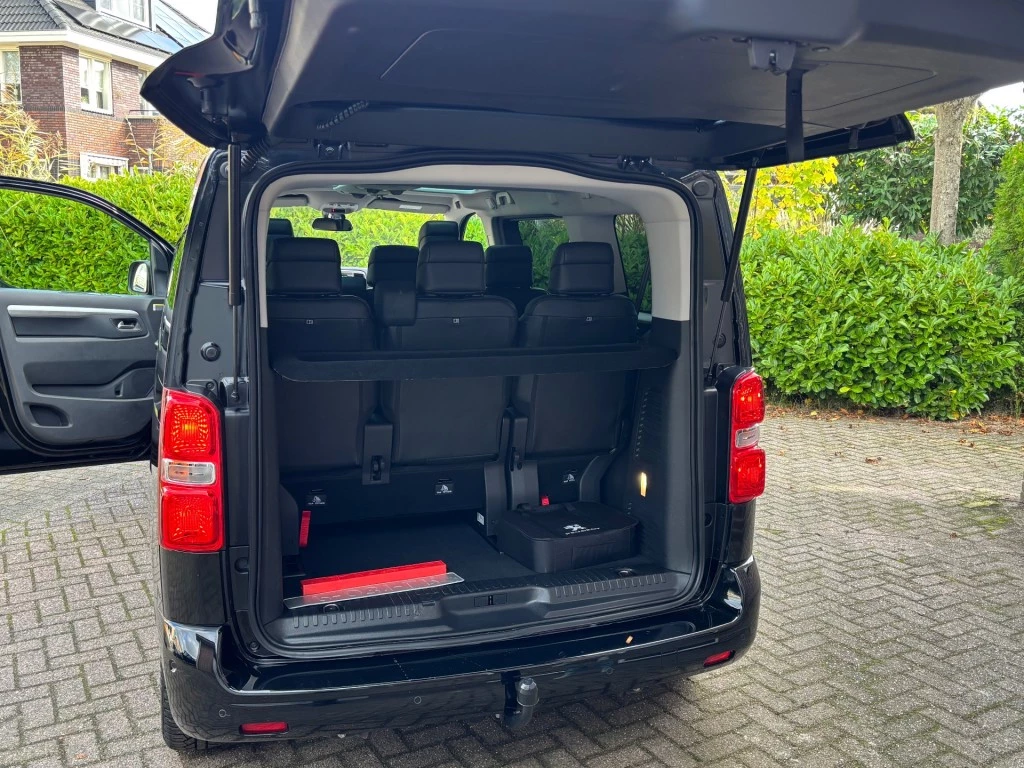 Hoofdafbeelding Peugeot e-Traveller