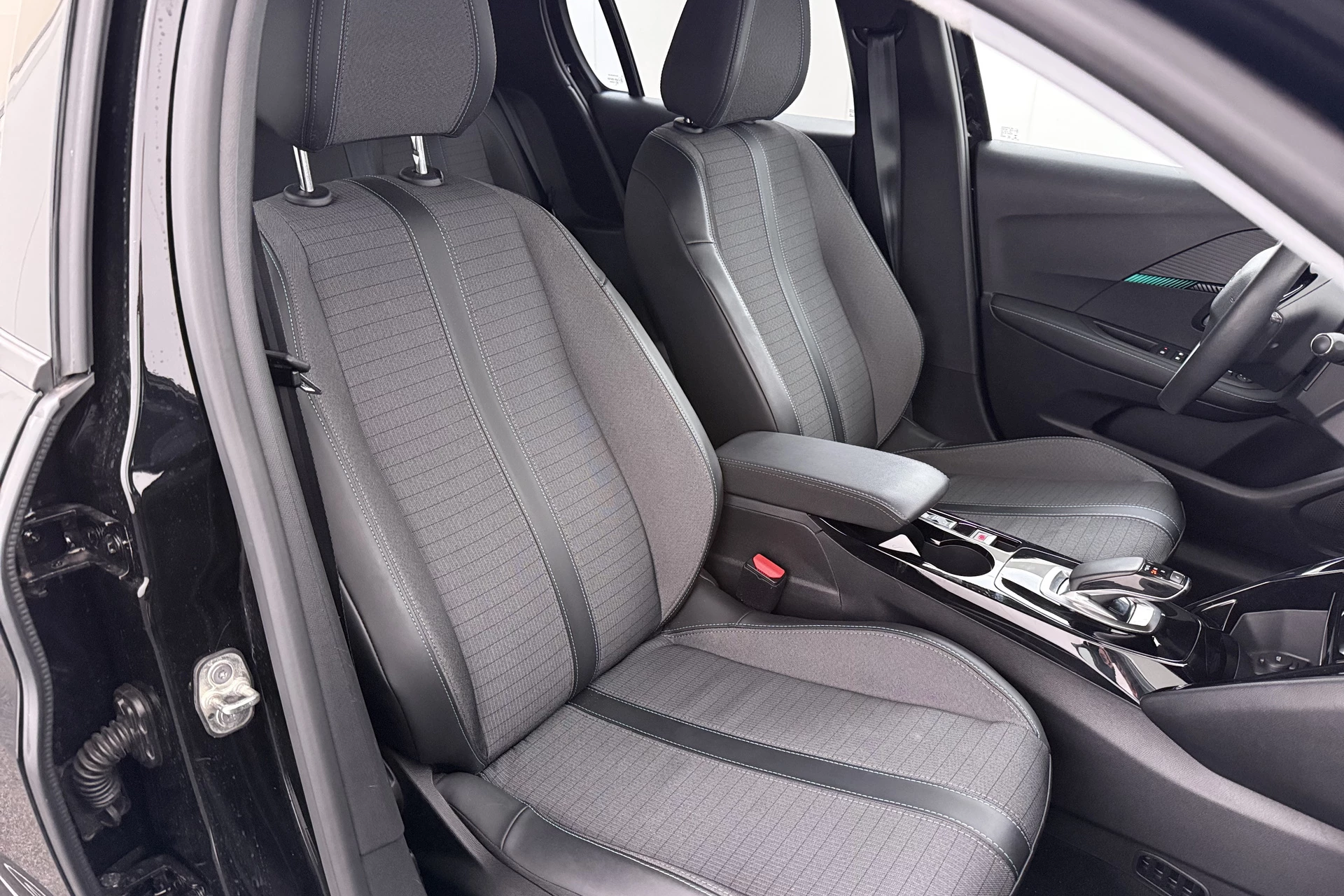 Hoofdafbeelding Peugeot e-208