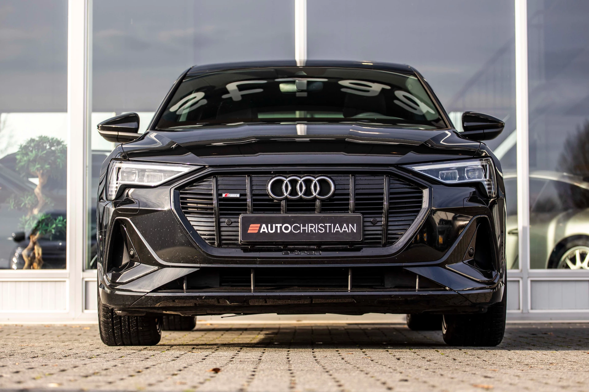 Hoofdafbeelding Audi e-tron