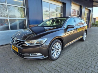 Hoofdafbeelding Volkswagen Passat Volkswagen Passat 1.8 TSI Highline Automaat Trekhaak Pano