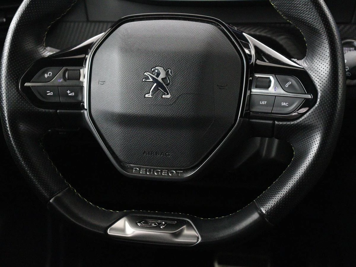 Hoofdafbeelding Peugeot e-2008