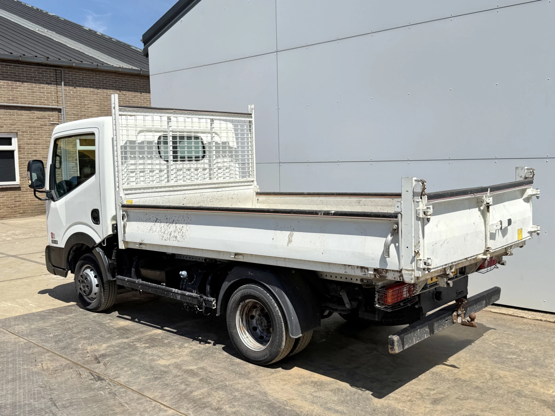 Hoofdafbeelding Nissan NT400