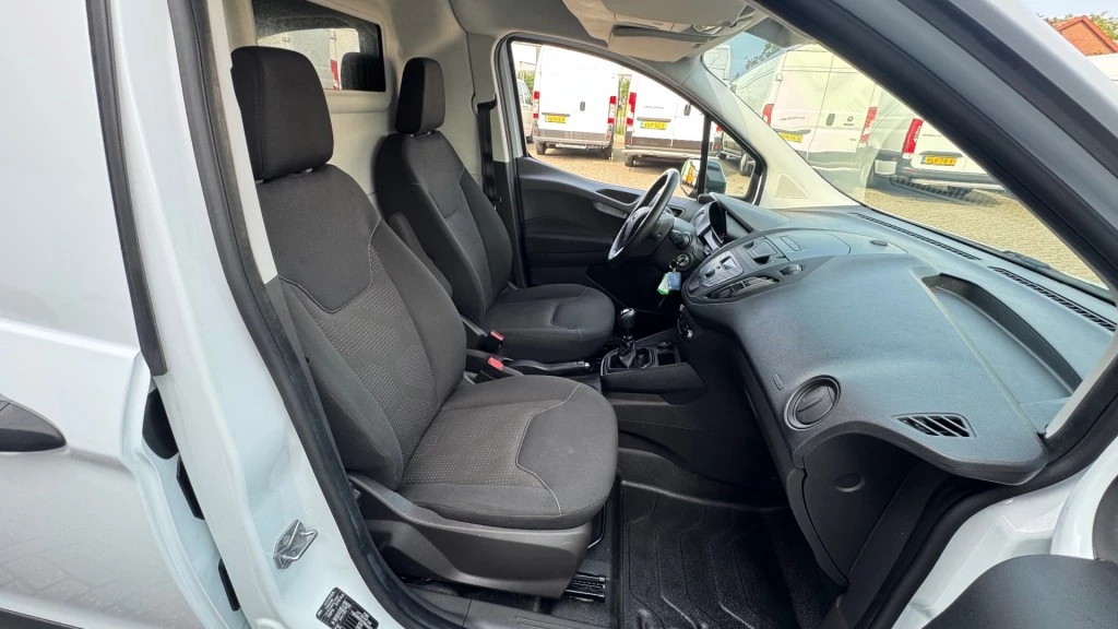 Hoofdafbeelding Ford Transit Courier