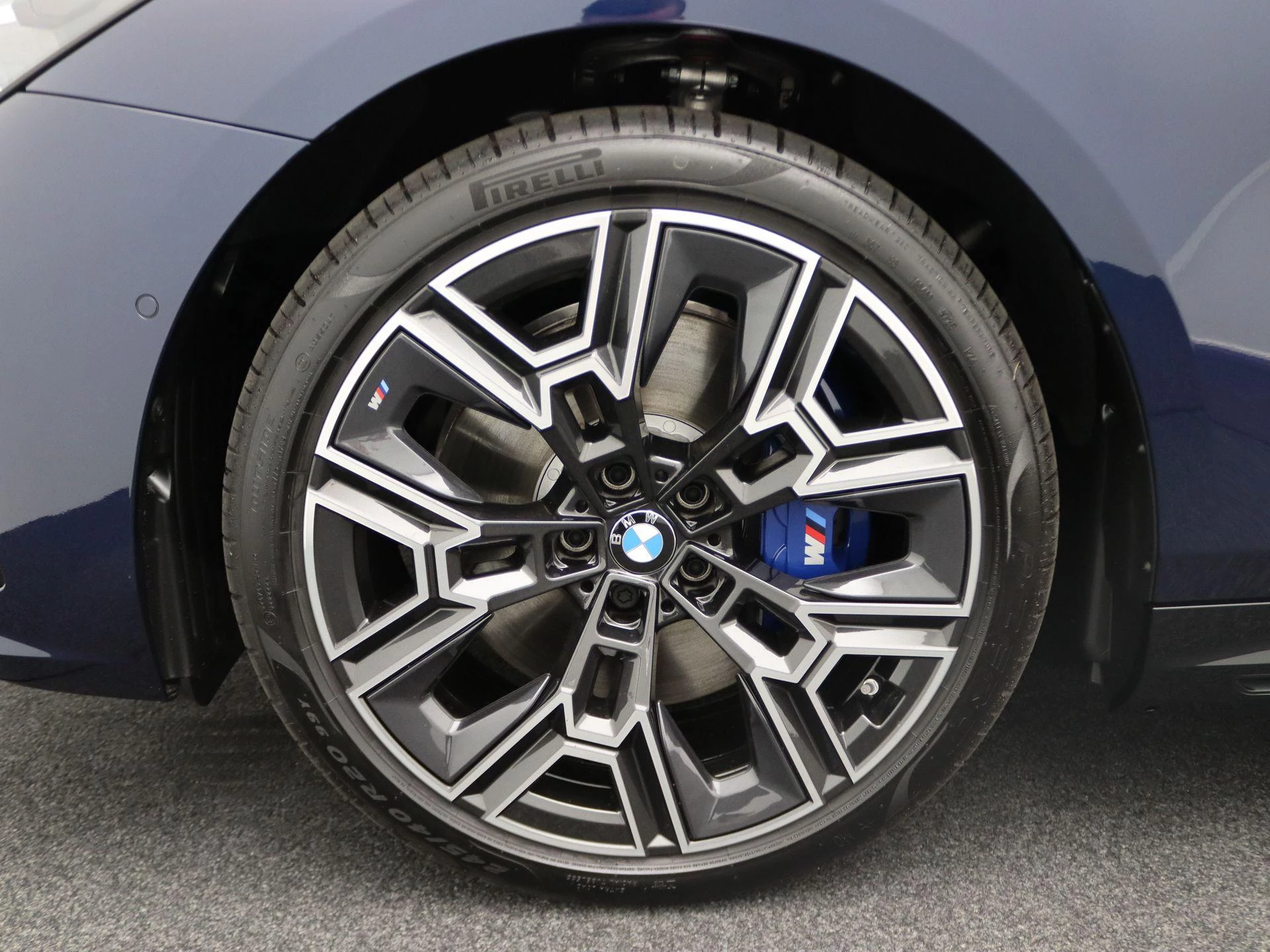 Hoofdafbeelding BMW i5