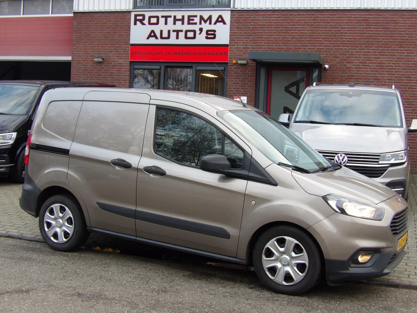 Hoofdafbeelding Ford Transit Courier