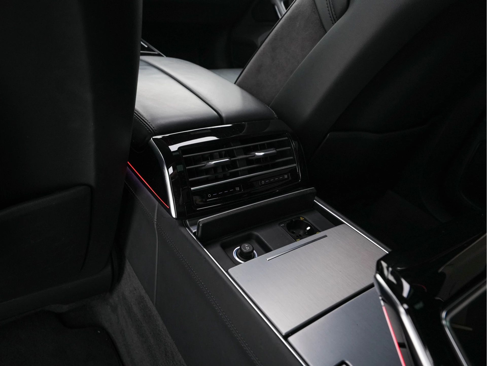 Hoofdafbeelding Audi A8