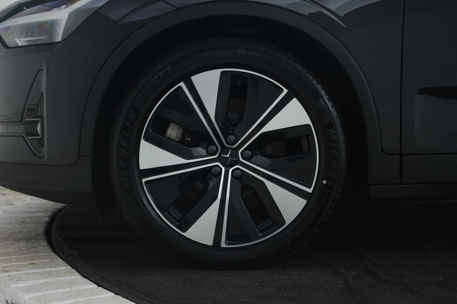 Hoofdafbeelding Polestar 2