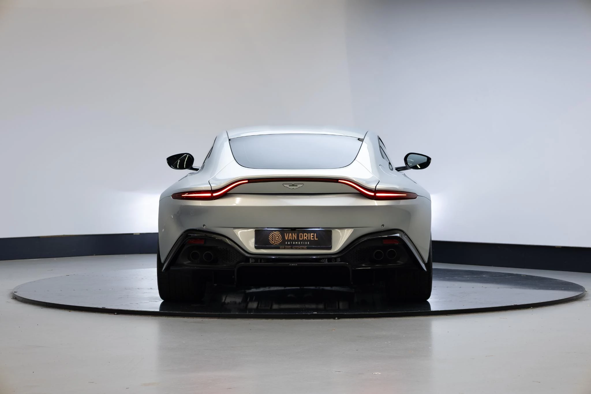 Hoofdafbeelding Aston Martin V8 Vantage