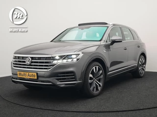 Hoofdafbeelding Volkswagen Touareg Volkswagen Touareg 3.0 TSi eHybrid 4MOTION Elegance Plug In Hybrid 381pk PHEV | Panodak | Trekhaak af Fabriek | Luchtvering | Adaptive Cruise |  Nachtzicht | Lederen Comfortzetels Massage & Memory | Head Up | 21"L.M  | Dynaudio | Sfeerverlichting |