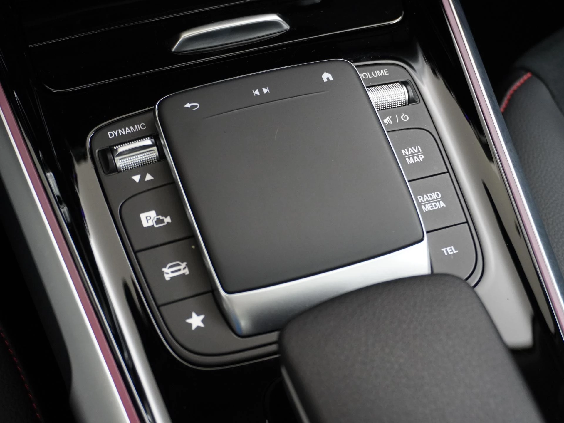 Hoofdafbeelding Mercedes-Benz EQB