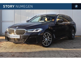 BMW 5 Serie Touring 530e xDrive High Executive M Sport Automaat / Trekhaak / Sportstoelen / Achteruitrijcamera / Laserlight / Comfort Access / Head-Up / Stoelverwarming