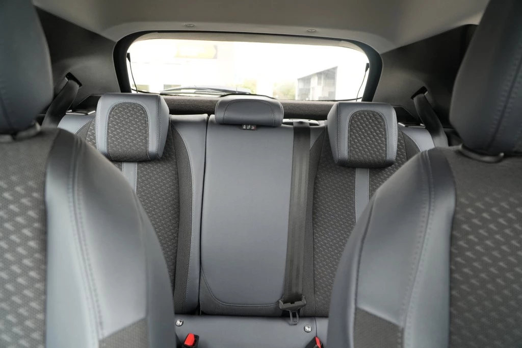 Hoofdafbeelding Peugeot e-2008