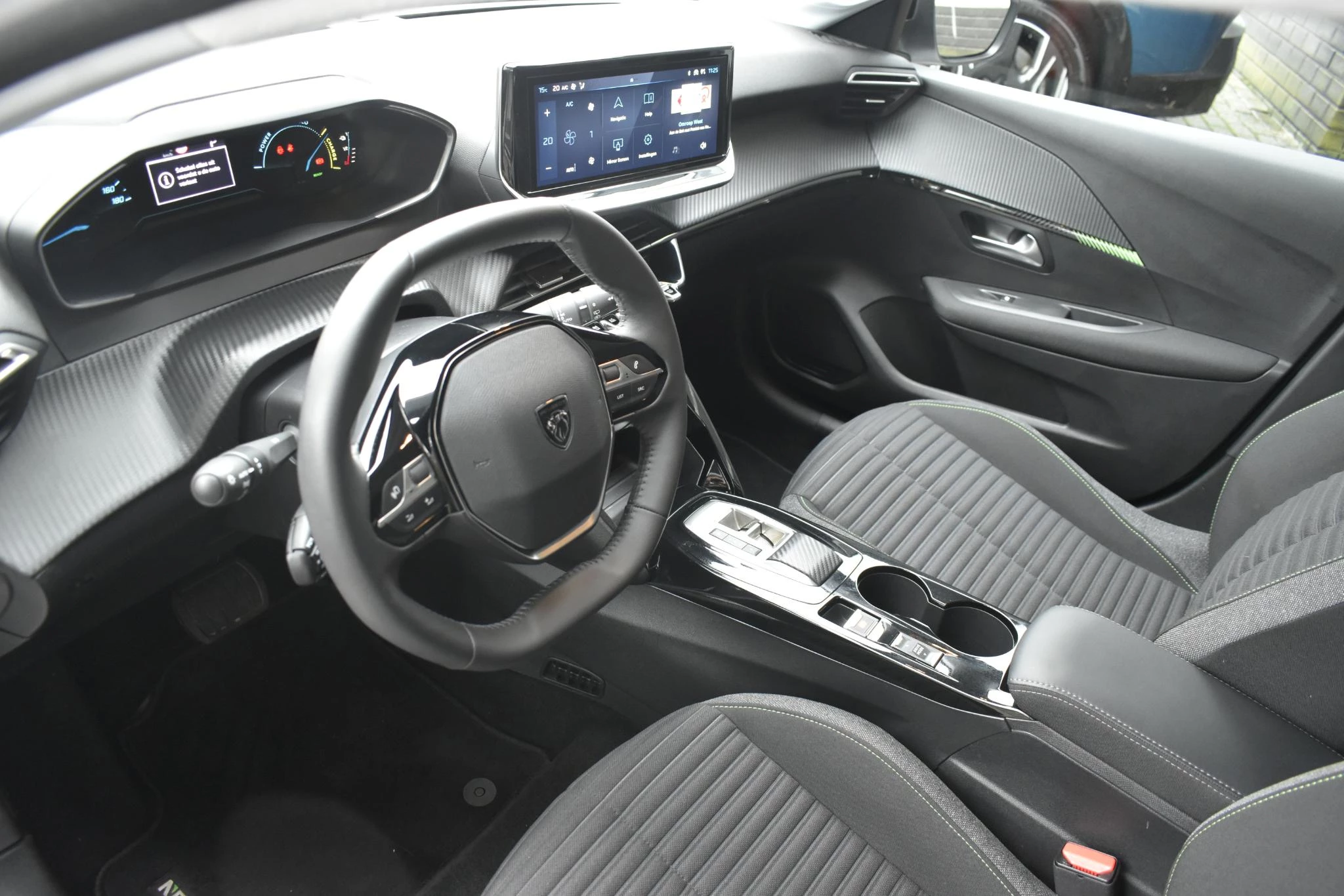 Hoofdafbeelding Peugeot e-208