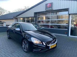 Volvo S60 1.6 T3 R-Design Trekhaak, Airco, Leren bekleding, inclusief jaar apk en afleverbeurt.
