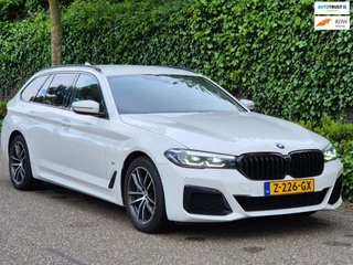 BMW 5-serie Touring 530e M Sport LED CarPlay Elek. Stoelen 100% dealer onderhouden 530e Business Edition Plus