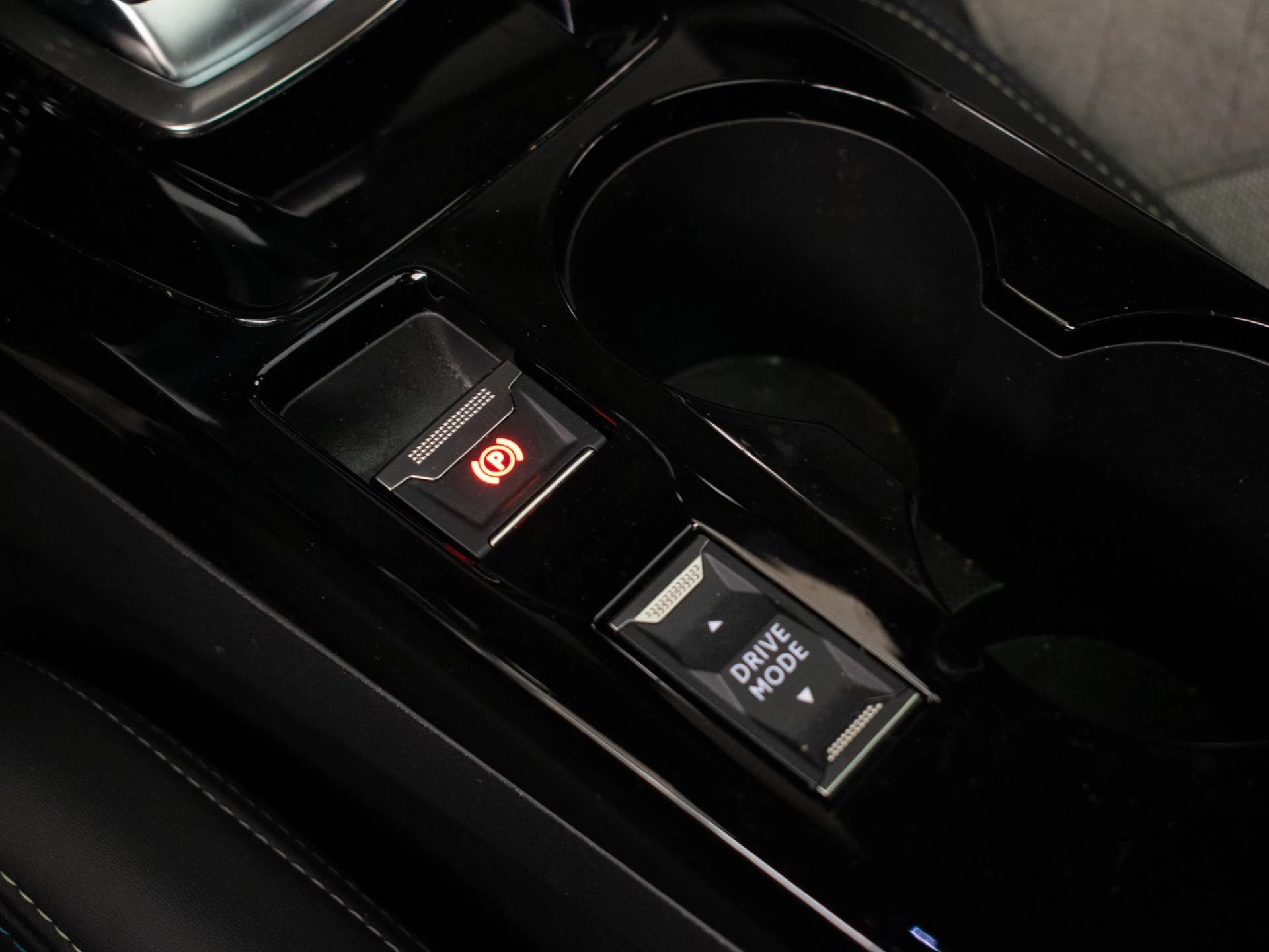 Hoofdafbeelding Peugeot e-208