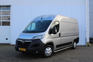 Hoofdafbeelding Opel Movano Opel Movano 2.2D 120 pk L2H2 Edition Parkeercamera / Navigatie / Side-Bars