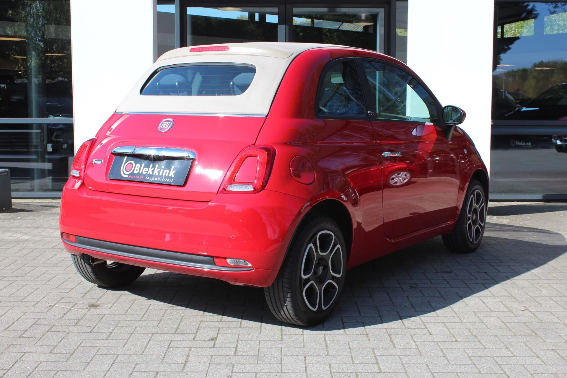 Hoofdafbeelding Fiat 500C