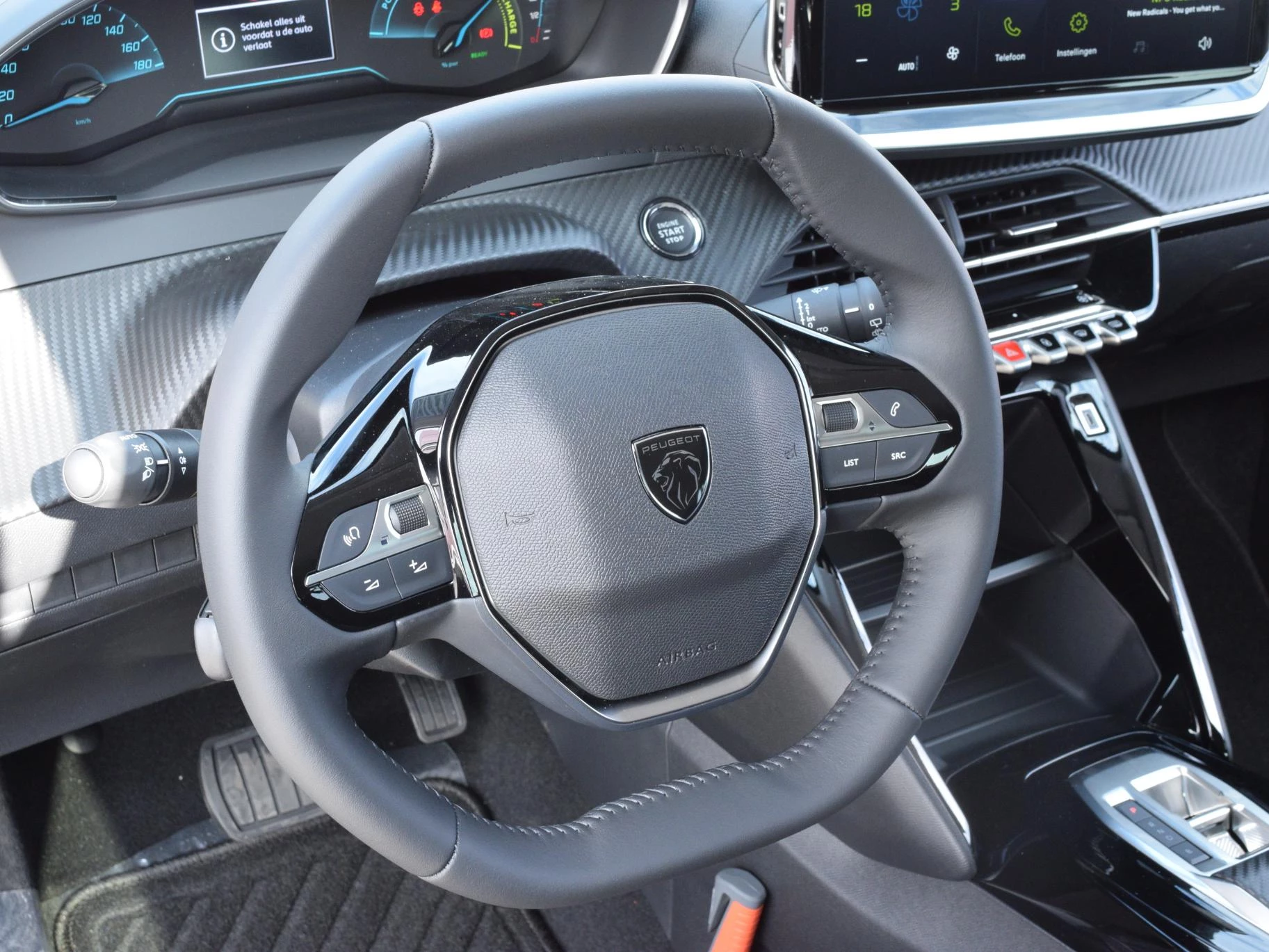 Hoofdafbeelding Peugeot e-208
