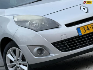 Renault Grand Scénic 1.4 TCe Celsium - Gris Platine - 6 x Scenic voor SUPERPRIJS