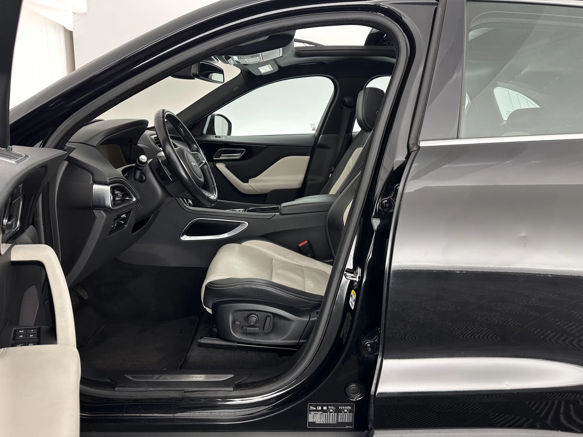 Hoofdafbeelding Jaguar F-PACE