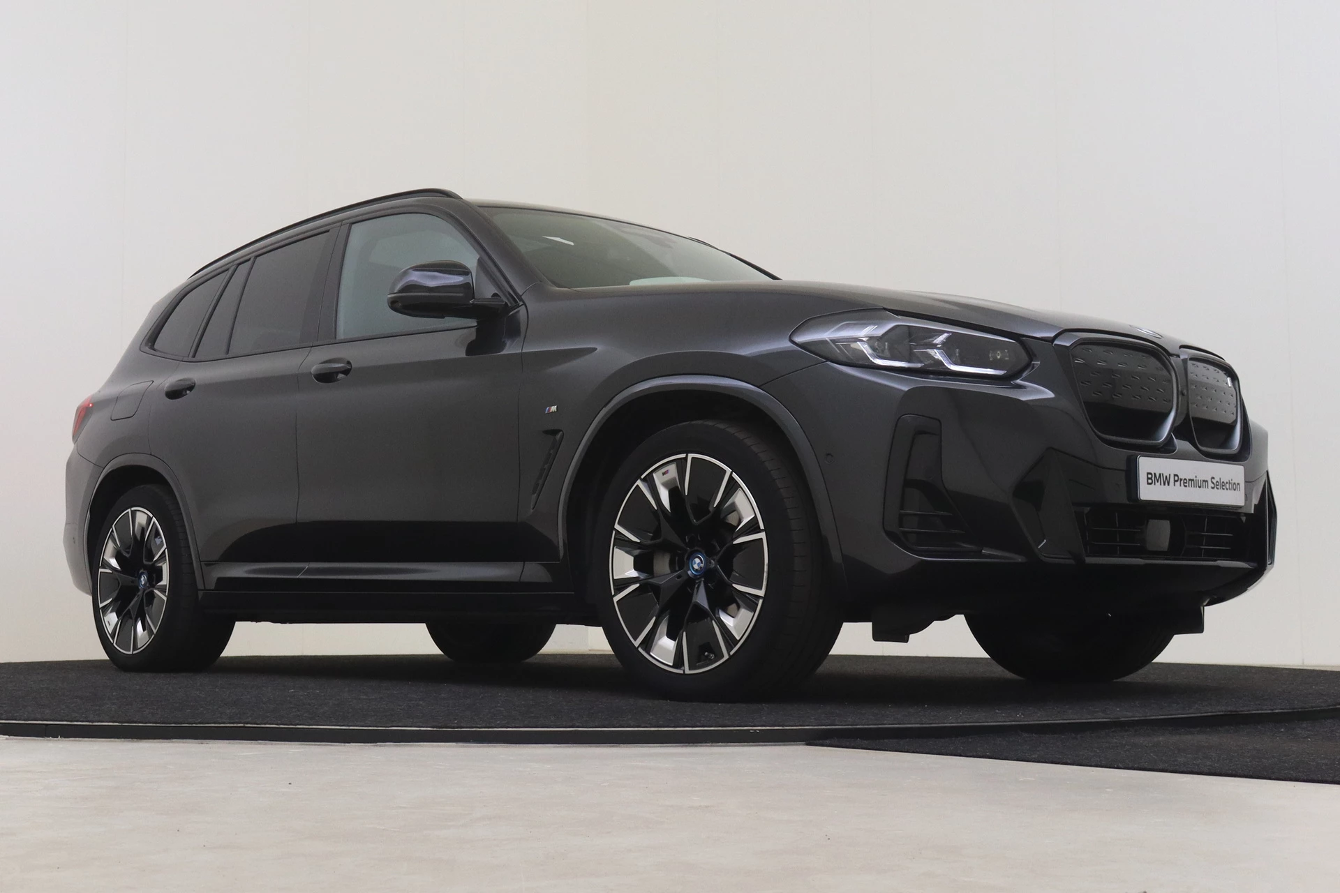 Hoofdafbeelding BMW iX3